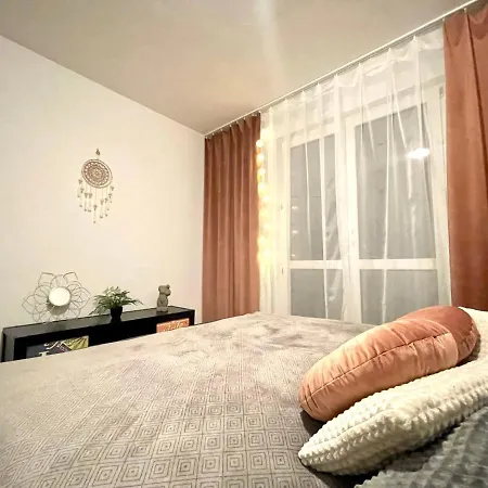 公寓 Lumi Apartman 日利纳