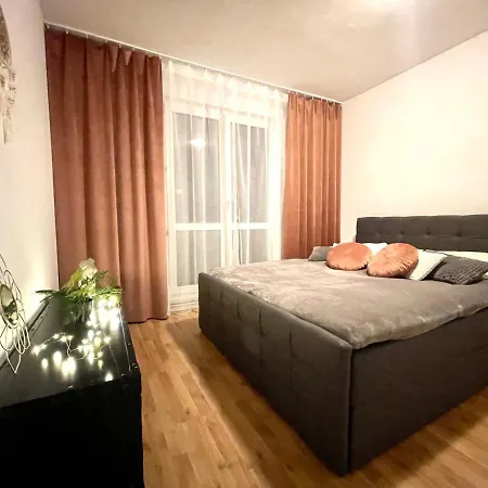 Lumi Apartman 公寓